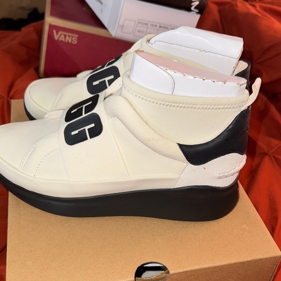 UGG Cream Slip-On Sneakers with Black Logo - Picture 4 of 9